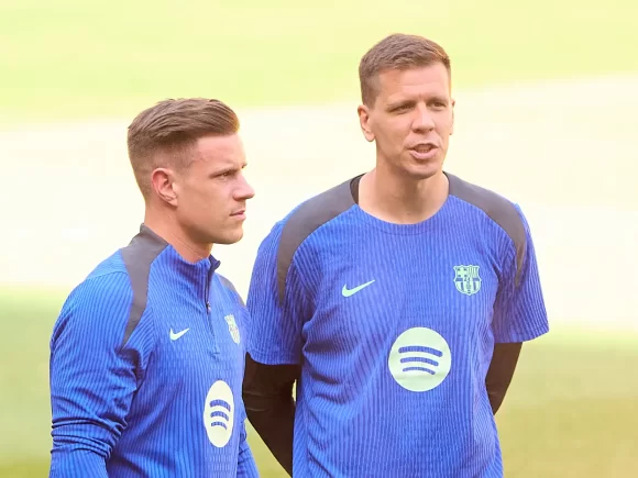 Szczesny will continue as the goalkeeper for the UCL and Copa del Rey final, according to Hansi Flick