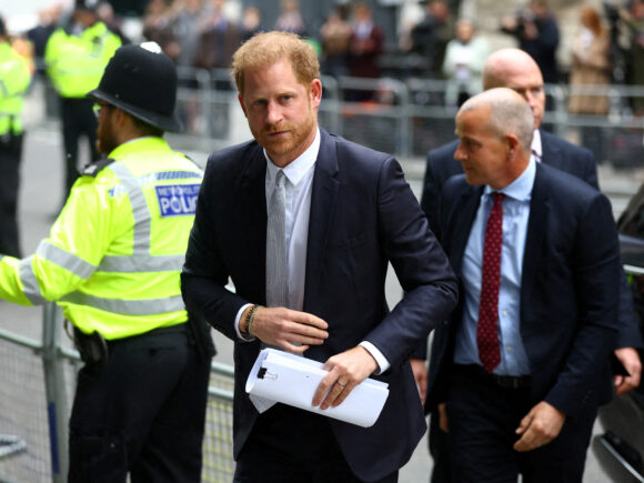 Prince Harry announces that his family will no longer go to the UK after losing his security appeal