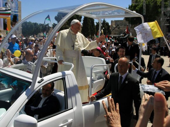 Pope Francis’ popemobile will serve as a medical facility for children in Gaza