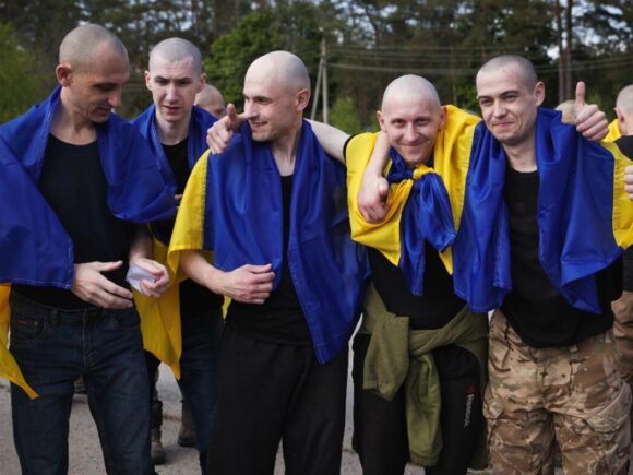 Russia and Ukraine Complete the Greatest Prisoner Exchange Since the Start of the War, Boosting Expectations for Further Discussions