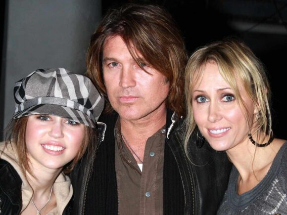 Miley Cyrus Addresses Speculation About a Conflict with Her Parents