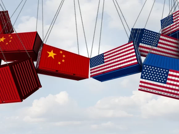 CEO Says US-China Trade Truce Could Reduce Komatsu’s Tariff Burden by $140 Million