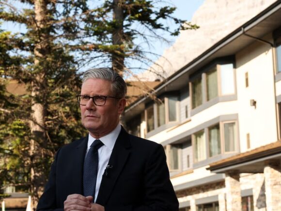 UK encourages Israeli citizens to register with British authorities