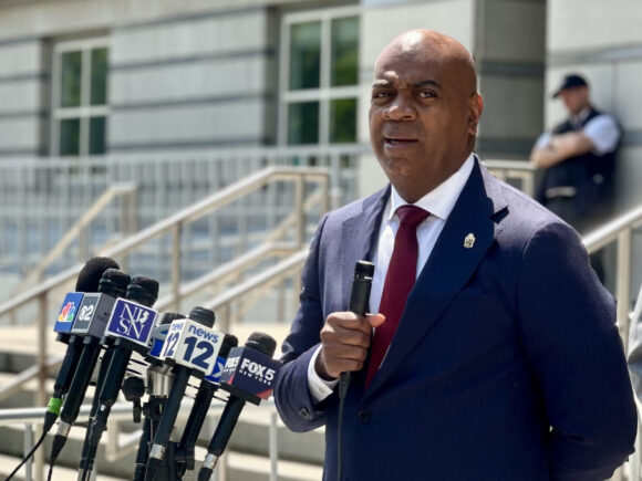 The mayor of Newark is suing the US attorney for his arrest at the immigration facility
