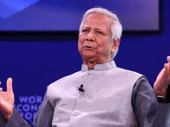 Bangladesh prohibits port operations and requires striking tax collectors to return to work