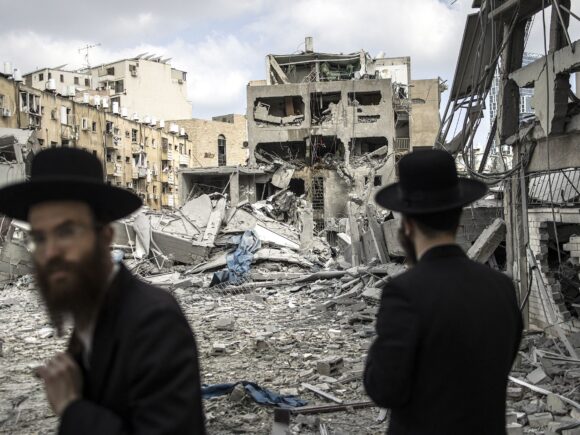 What effects may an Israel-Iran conflict have on the world economy?