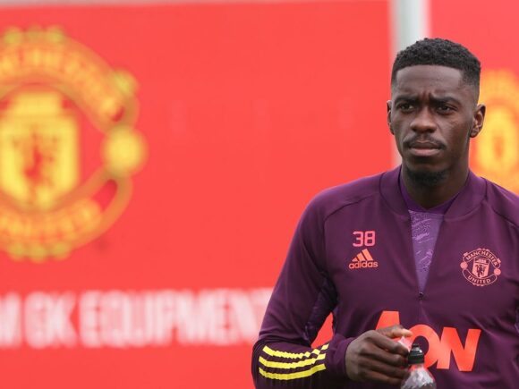 Axel Tuanzebe, a star in Congo, is suing Manchester United due to alleged negligent medical advice