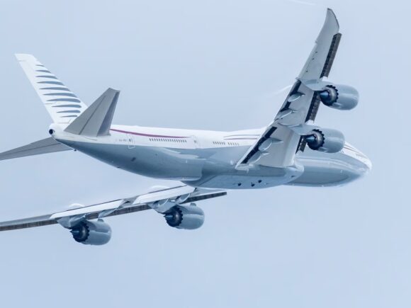 Trump’s Air Force One will be a Qatari jet gift, causing outrage and raising legal concerns