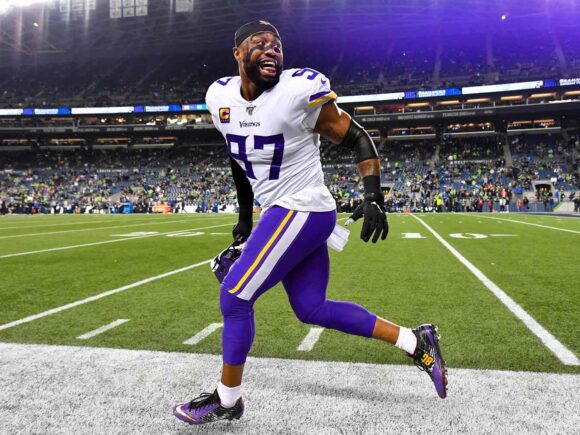 Everson Griffen, a former star for the Minnesota Vikings, was kicked off a Delta flight due to his disruptive behavior