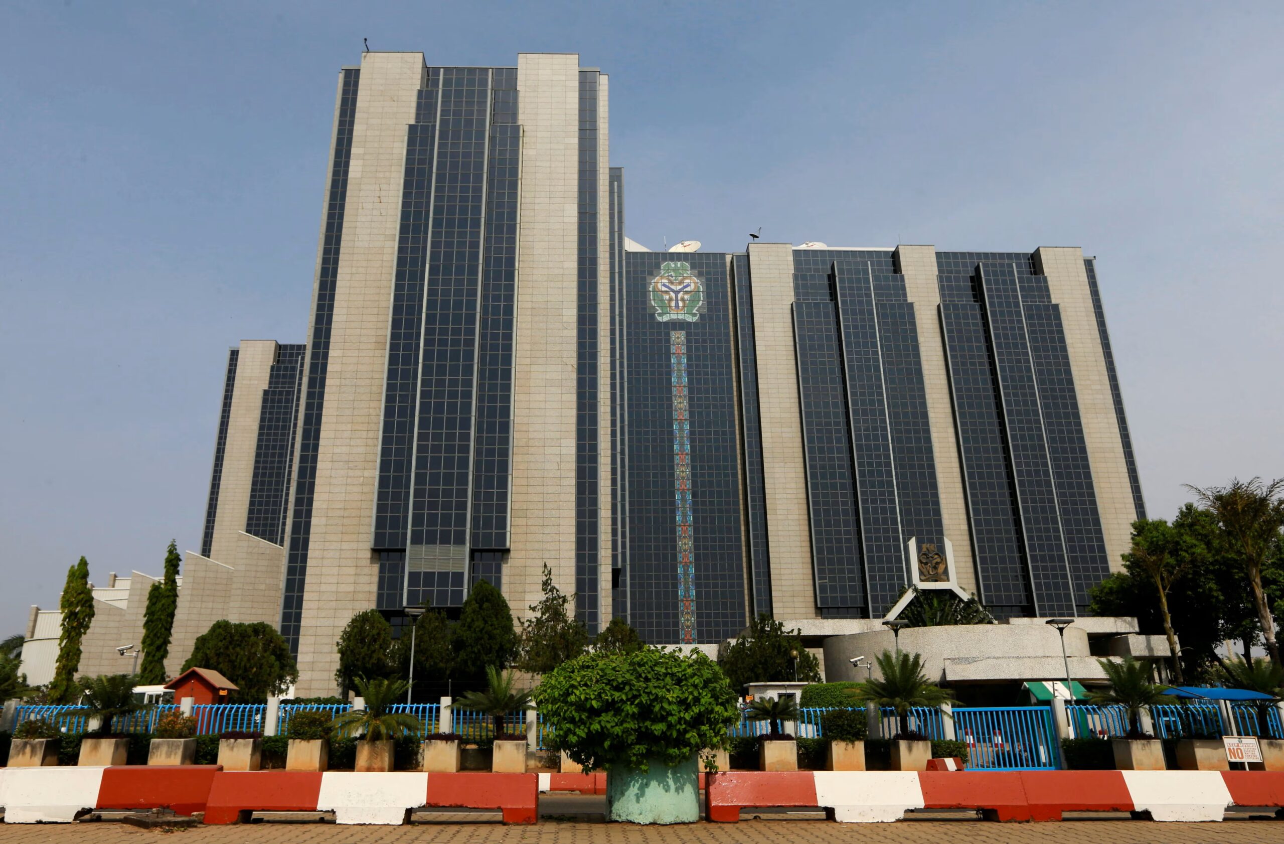 The central bank of Nigeria promises to maintain strict policy as it holds the key rate once more