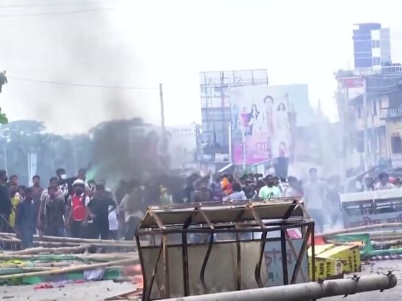 Violence Breaks Out at Bangladeshi Youth Rally, Killing Four