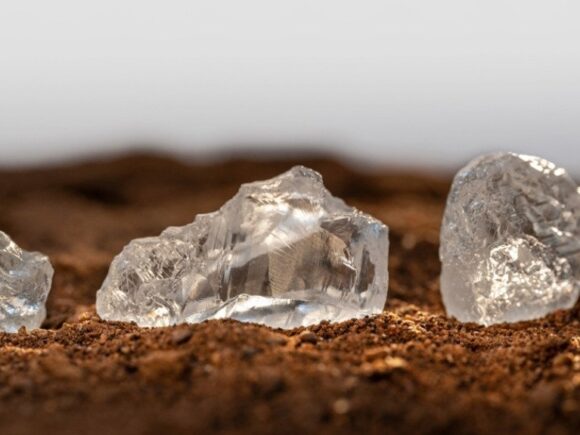 De Beers reports the discovery of kimberlite in Angola