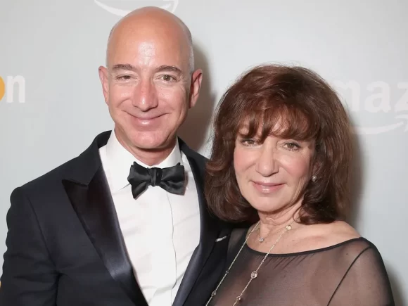 Jeff Bezos Pays Tribute to Mom