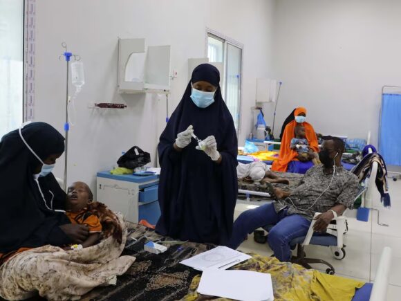 Vaccine shortages and US aid cuts cause a rise in diphtheria cases in Somalia