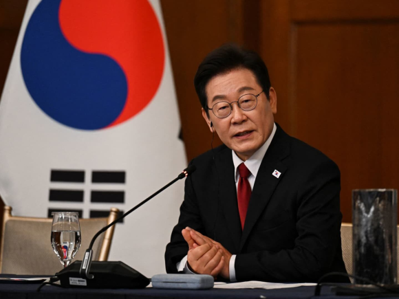 President Lee of South Korea claims in an exclusive that US requests for investment will cause a financial disaster