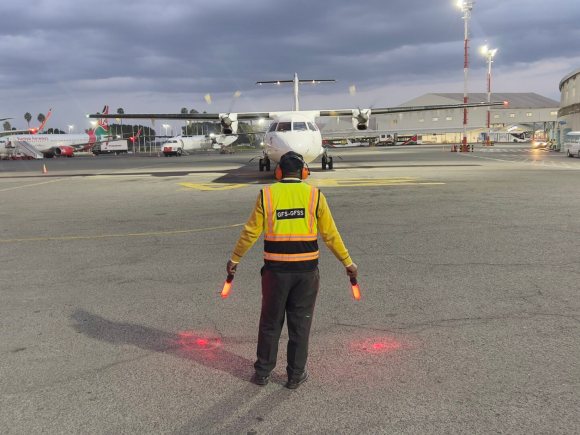 Kenyan airline employees give a seven-day notice before going on strike