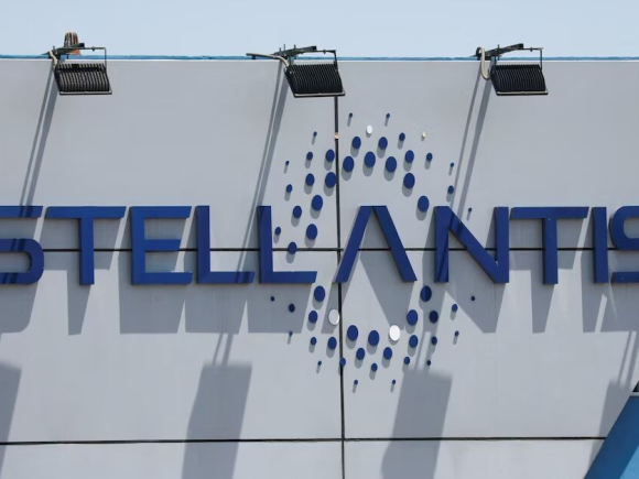 Stellantis will recall more than 123,000 cars in the US due to the possibility of detachable trim elements