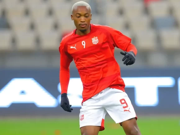 Kaizer Chiefs announce the signing of Khanyiza Mayo on a one-year loan