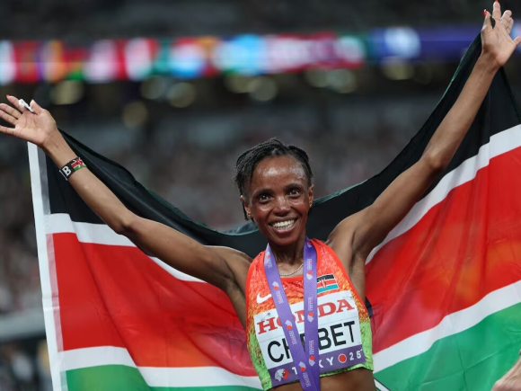 Chebet of Kenya wins the first world title in a thrilling 10,000-meter race
