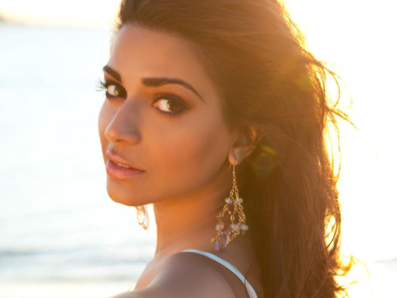 A sensational Australian-Arabic singer Nadia on her new music, art, and how versatile she is as an artist