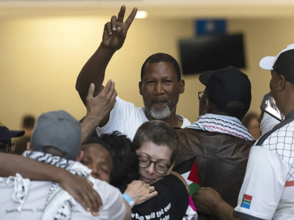 Mandela’s grandson, who was deported by Israel, returns to South Africa