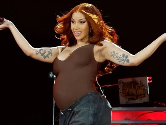 Cardi B Responds to Criticism Regarding Her Pregnancy-Related Clubbing Behavior: “Honey, I’m an entertainer!”