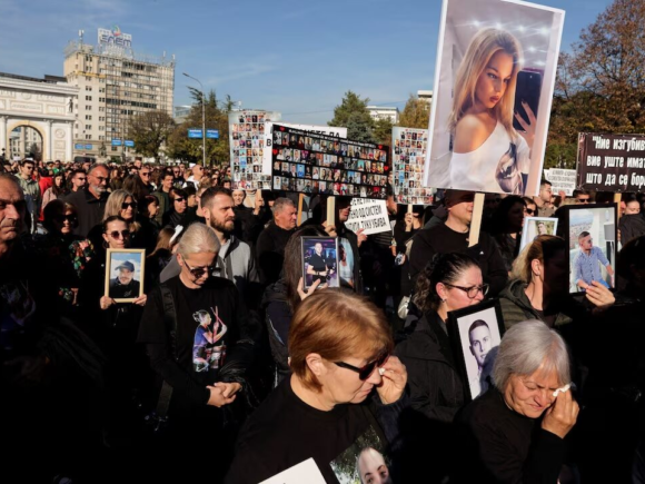 Thousands demonstrate in Skopje before the trial for the fatal nightclub fire
