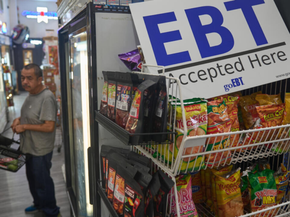 US Judges Direct Trump Administration to Resuming 42 Million Americans’ Food Assistance During Government Shutdown