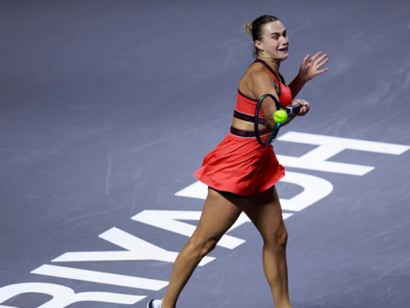 Sabalenka outlasts Anisimova and schedules a matchup with Rybakina for the WTA Finals championship