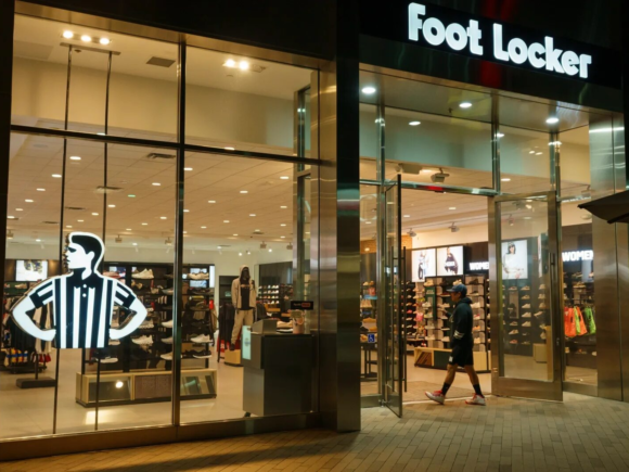 Foot Locker is closing its stores all throughout the country. Here’s why your mall isn’t seeing them