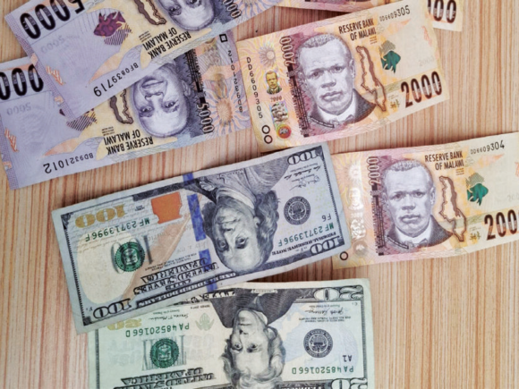 Malawi eases the hard currency squeeze by requiring visitors to pay for lodgings in US dollars