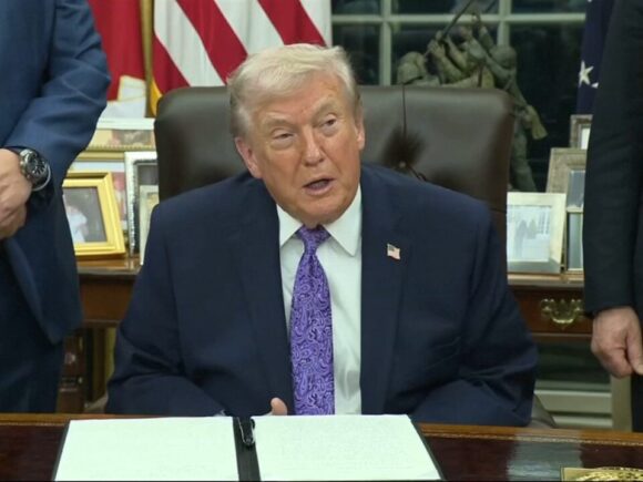 Trump Signs an Order Blocking State-Level AI Regulations, Causing a Furious Backlash