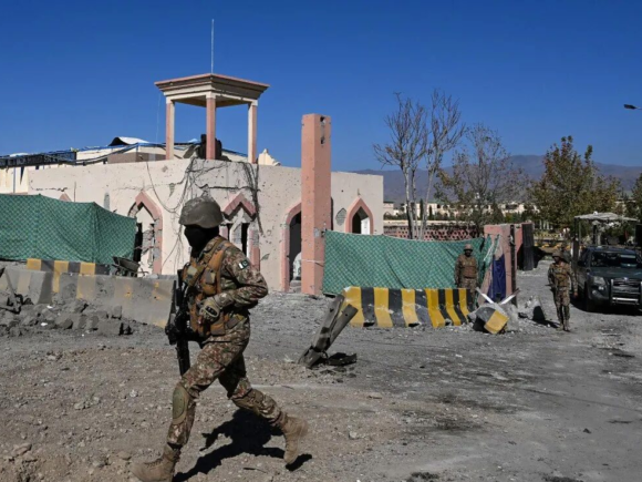 Taliban in Afghanistan and Pakistan Exchange Heavy Fire As New Border Clashes Break Out