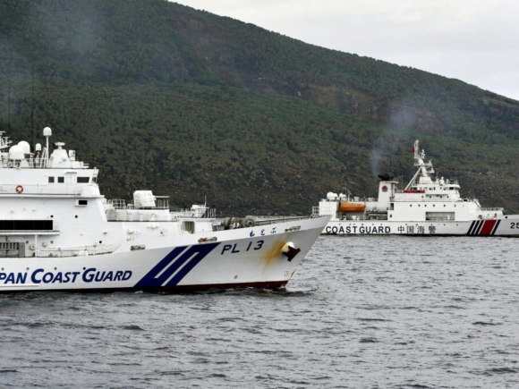 Japanese and Chinese Coast Guards Fight Near Disputed East China Sea Islands