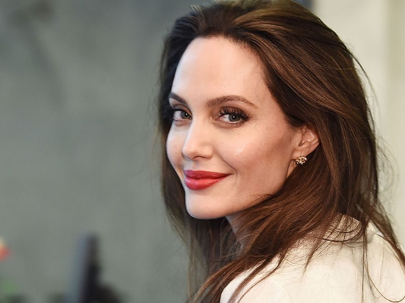 Angelina Jolie will play the lead in the dark thriller “Sunny”