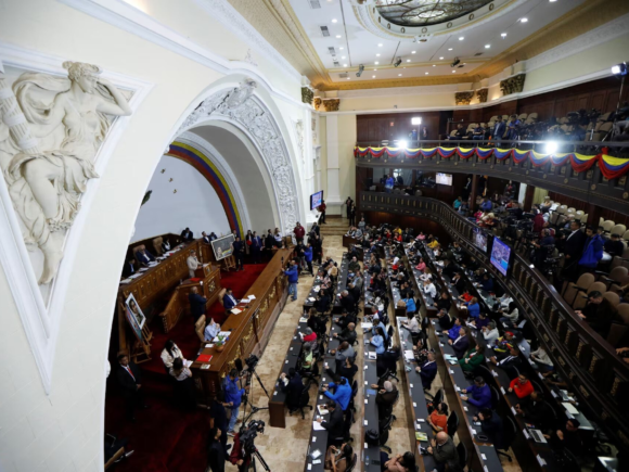 Venezuela enacts anti-piracy legislation and imposes blockades in response to US oil ship seizures