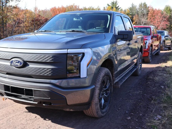 Ford withdraws from electric vehicles and is charged $19.5 billion as the sector is affected by Trump’s policies