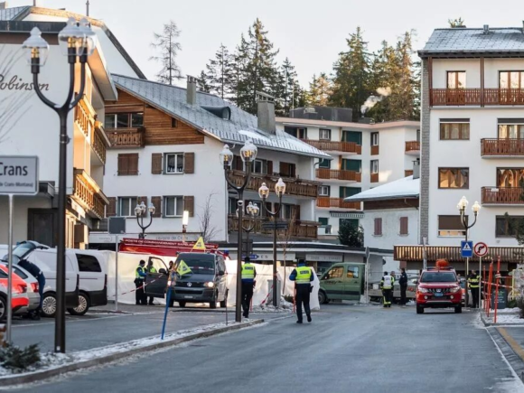 Swiss prosecutors have opened a criminal case against the ski resort managers following a fatal fire