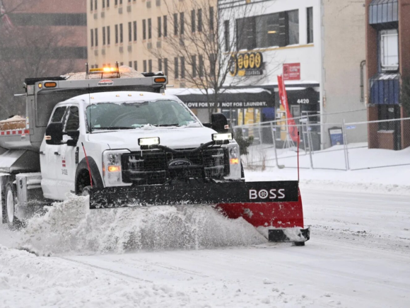 US storm causes 10,000 flight cancellations and 1 million people lose power