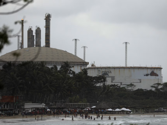 Venezuela’s oil exports have come to a standstill due to ongoing political turmoil, according to sources