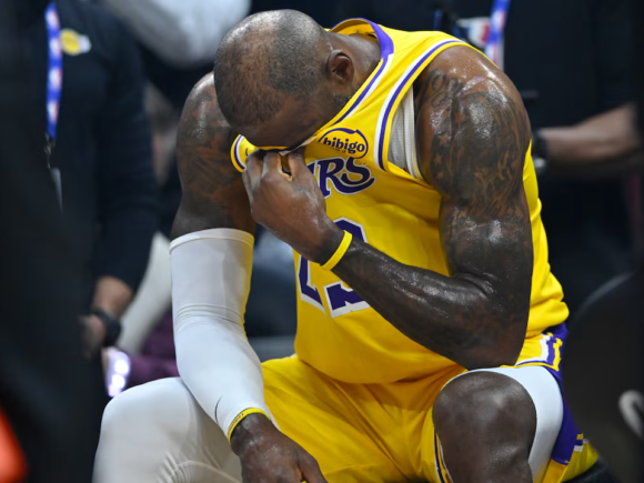 LeBron James is moved by the Cavaliers’ video tribute