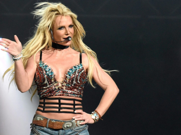 Britney Spears teases an international tour, saying, “I will never perform in the United States again”