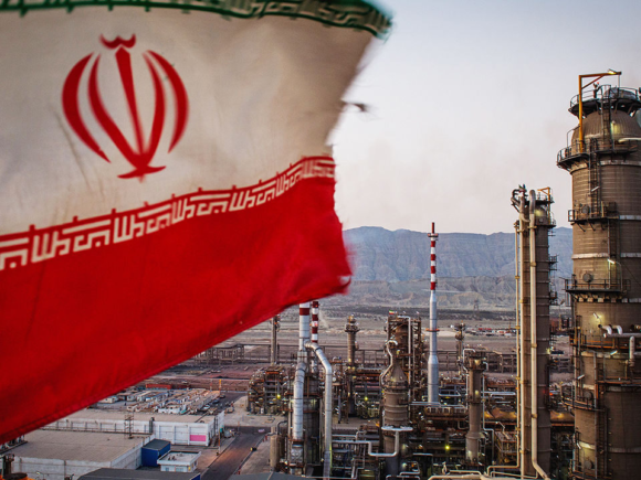 Oil declines by more than $1 per barrel as discussions regarding Iran take center stage
