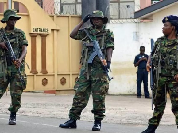Sierra Leone reports that Guinea is holding members of its security forces due to a border dispute