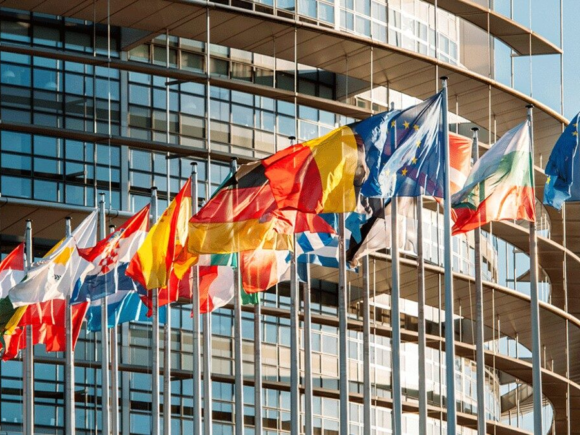 The EU’s €955 billion Recovery Fund drives advancements in AI while revealing the constraints of Europe’s economic revival