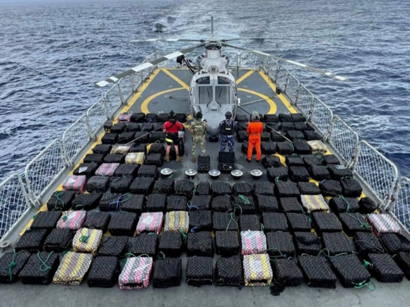 Mexican navy has captured a submarine containing four tons of cocaine