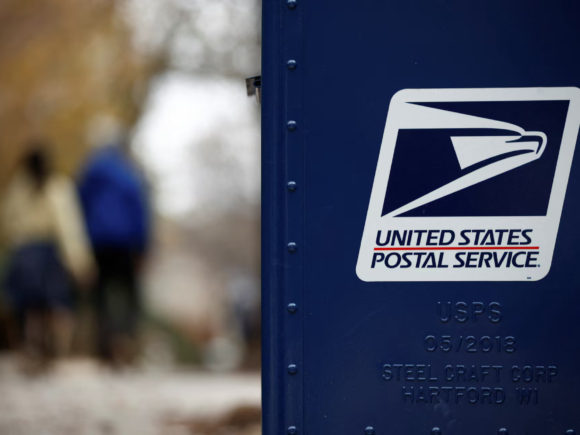 US Postal Service has announced a quarterly loss of $1.25 billion as it grapples with a cash crunch
