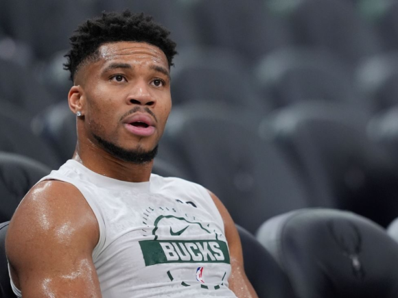 Giannis Antetokounmpo expresses his dedication to the Milwaukee Bucks