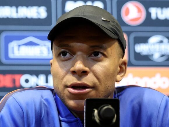Mbappé Refutes Allegations of Misdiagnosed Knee Injury at Real Madrid