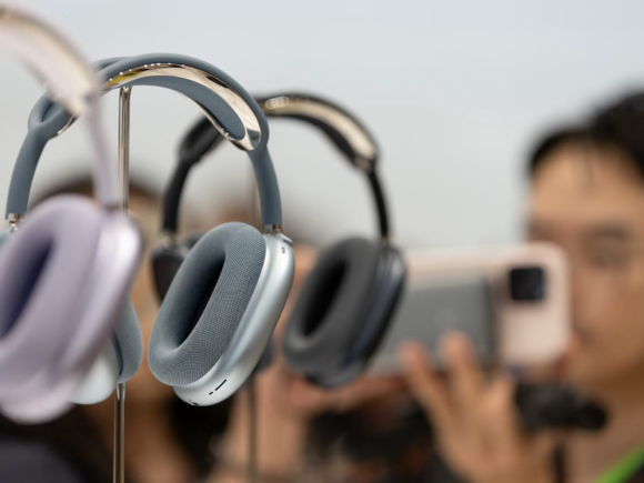 Apple introduces the second-generation AirPods Max, priced at $549, over five years following their initial launch